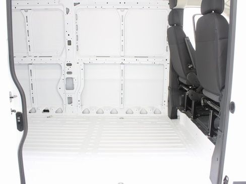 Used 2025 RAM ProMaster 2500 w/ Convenience Group image 16
