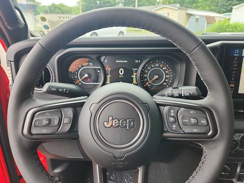 New 2026 Jeep Wrangler Unlimited Rubicon AWD/4WD image 13