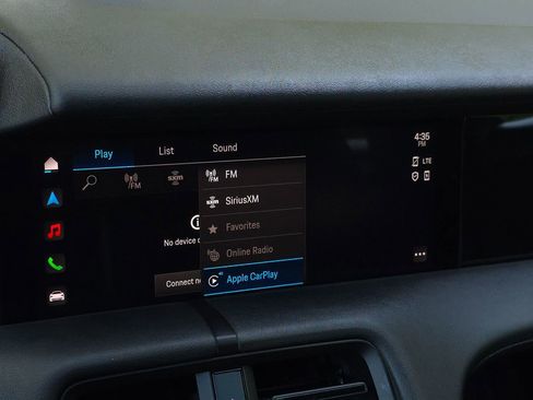 Used 2023 Porsche Taycan image 40