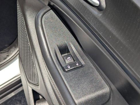 Used 2023 Jeep Grand Cherokee Laredo RWD image 35