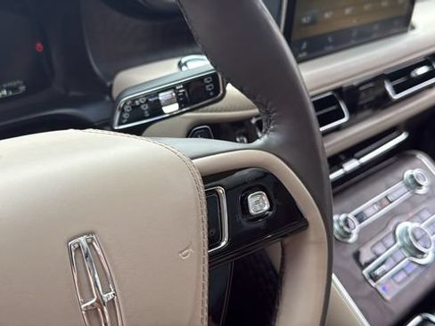Used 2023 Lincoln Aviator Reserve w/ Elements Package Plus AWD/4WD image 33