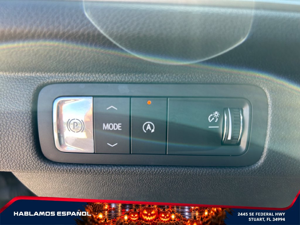 Used 2026 Chevrolet Traverse LT w/ Driver Confidence Package FWD image 16
