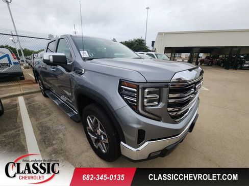 Used 2025 GMC Sierra 1500 SLT AWD/4WD image 1