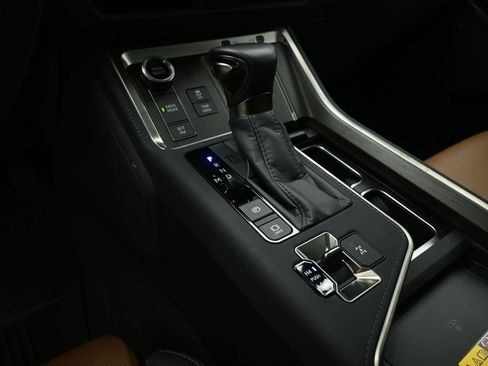 Used 2025 Lexus GX 550 image 17