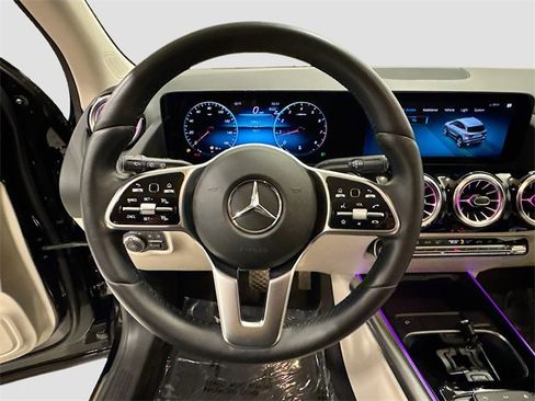 Certified 2023 Mercedes-Benz GLA 250 4MATIC image 11