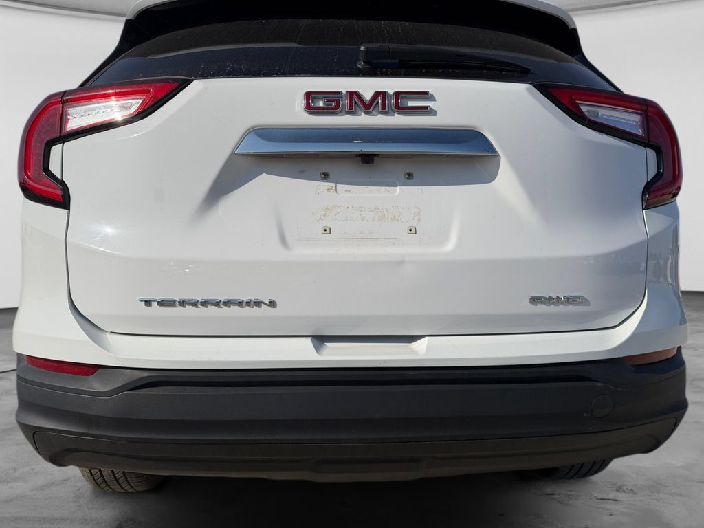 Used 2024 GMC Terrain SLE AWD/4WD image 11