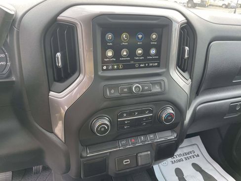 Used 2019 Chevrolet Silverado 1500 Custom w/ Custom Value Package image 11