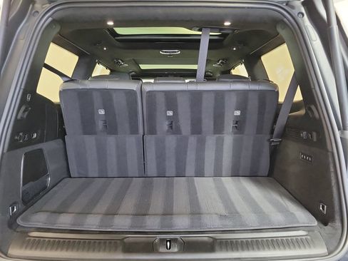 Used 2022 Jeep Grand Wagoneer Series III w/ Rear Seat Video Group 1 AWD/4WD image 25