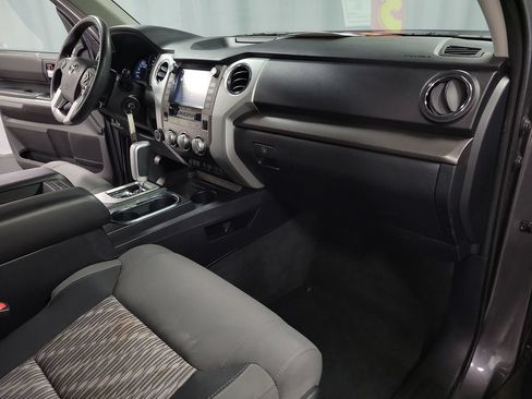 Used 2020 Toyota Tundra SR5 w/ SR5 Convenience Package AWD/4WD image 25