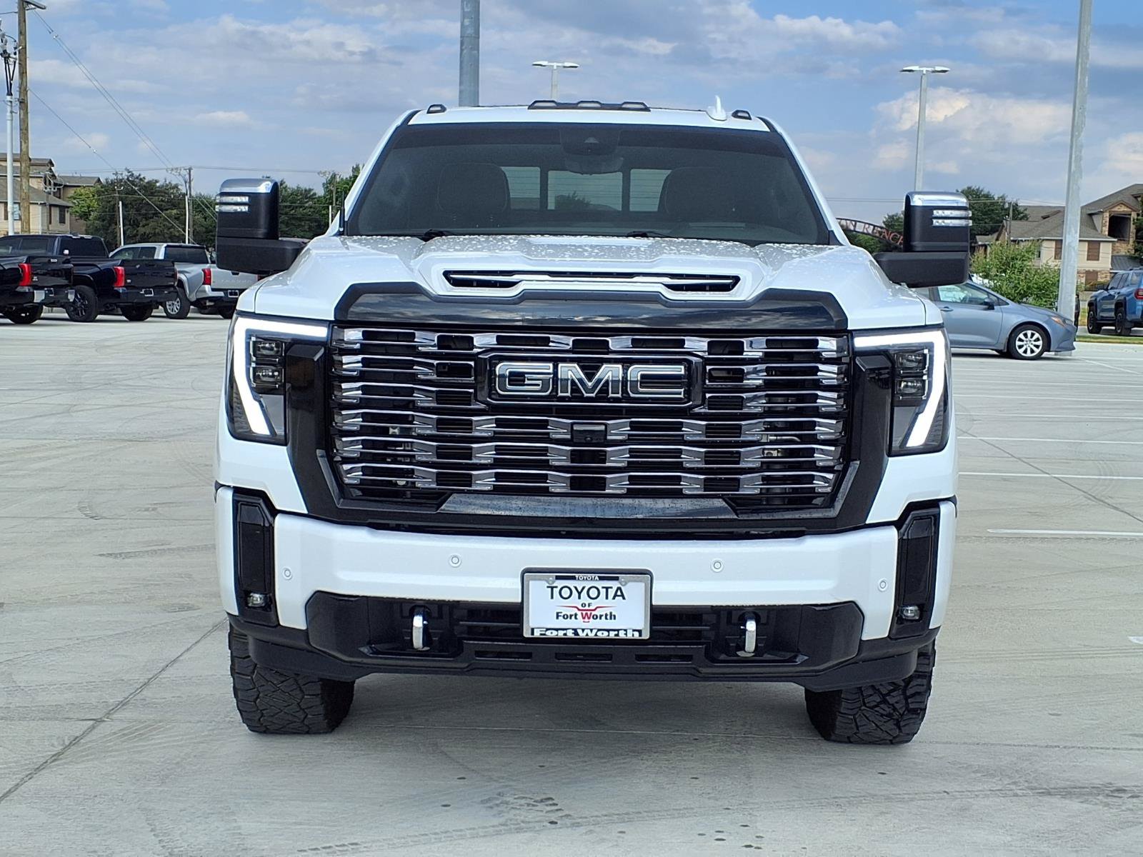 Used 2026 GMC Sierra 2500 Denali Ultimate AWD/4WD image 2