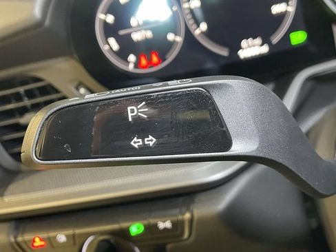Certified 2022 Porsche 911 Carrera RWD image 39