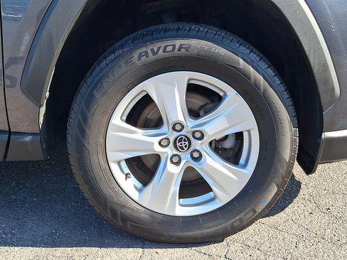 Used 2020 Toyota RAV4 XLE AWD/4WD image 12