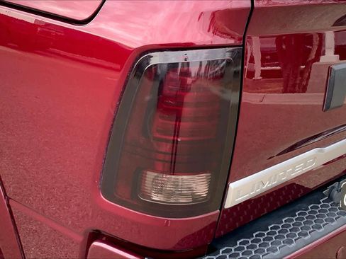 Used 2018 RAM 1500 Limited image 28