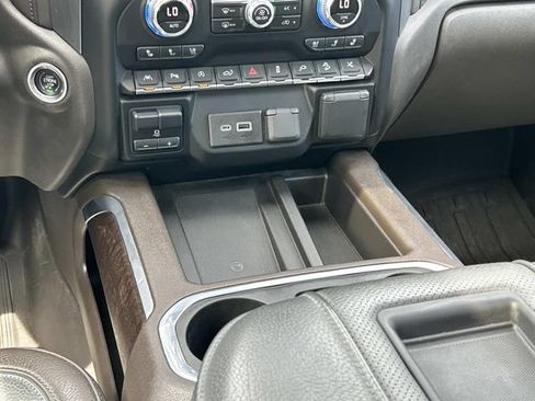 Used 2020 GMC Sierra 1500 Denali w/ Denali Ultimate Package AWD/4WD image 17