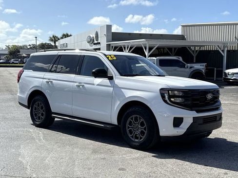 Used 2025 Ford Expedition Active image 6
