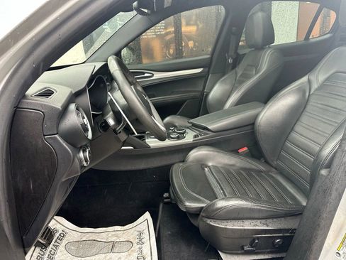 Used 2018 Alfa Romeo Stelvio Ti Sport image 8