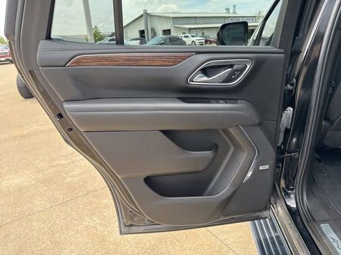 Used 2021 Chevrolet Tahoe High Country w/ Premium Package 2 AWD/4WD image 21