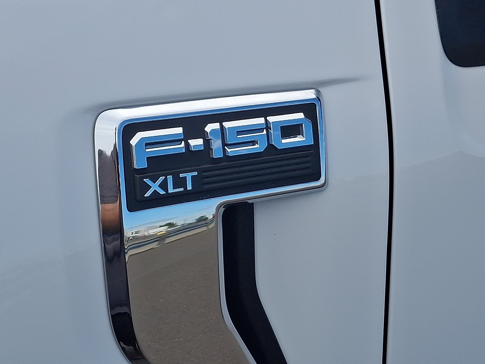 Used 2024 Ford F150 XLT w/ Mobile Office Package AWD/4WD image 32