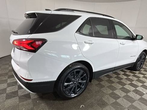 Used 2024 Chevrolet Equinox RS FWD image 2