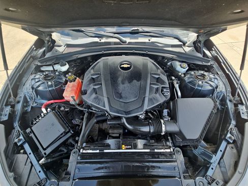 Used 2021 Chevrolet Camaro LT image 33