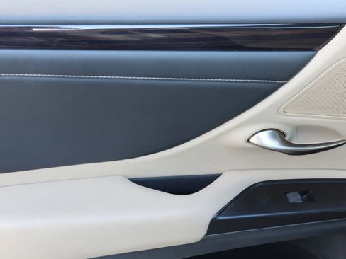 Used 2019 Lexus ES 350 image 32