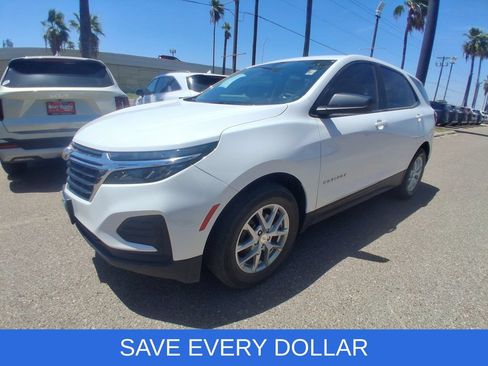 Used 2023 Chevrolet Equinox LS w/ LS Convenience Package FWD image 3