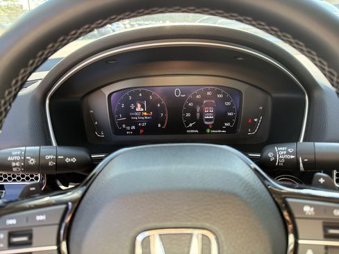 Used 2022 Honda Civic Touring image 12