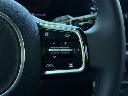 New 2026 Kia Carnival FWD image 54