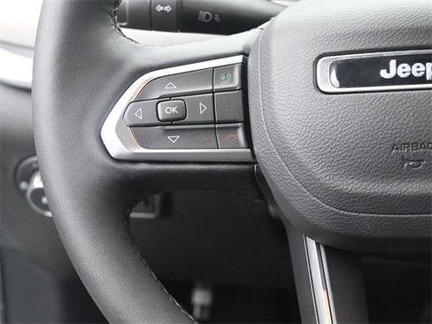 Used 2024 Jeep Compass Limited image 30