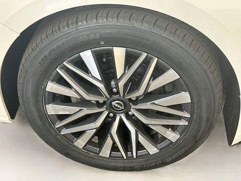 Used 2023 Nissan Altima 2.5 SV FWD image 34