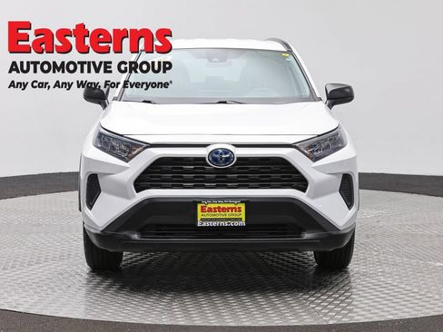 Used 2022 Toyota RAV4 LE AWD/4WD image 2