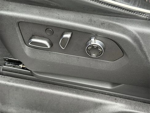 Used 2022 GMC Sierra 1500 AT4X image 31