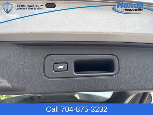 Used 2025 Honda Pilot EX-L image 12