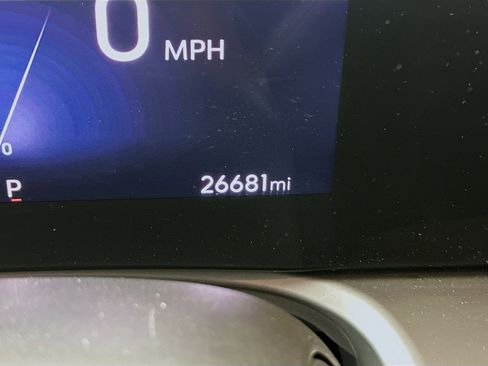 Used 2025 Buick Encore GX Preferred AWD/4WD image 19