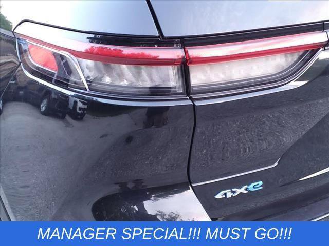 Used 2024 Jeep Grand Cherokee Limited 4xe w/ Luxury Tech Group II AWD/4WD image 9