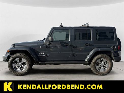 Used 2018 Jeep Wrangler Unlimited Sahara w/ Connectivity Group image 2