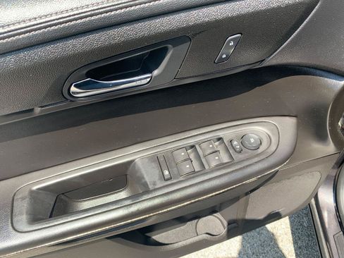 Used 2013 GMC Acadia SLT FWD image 10