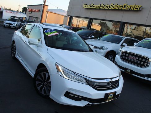 Used 2017 Honda Accord Touring image 38