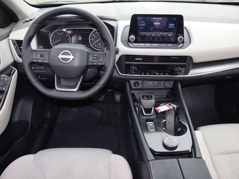 Certified 2025 Nissan Rogue SV AWD/4WD image 15