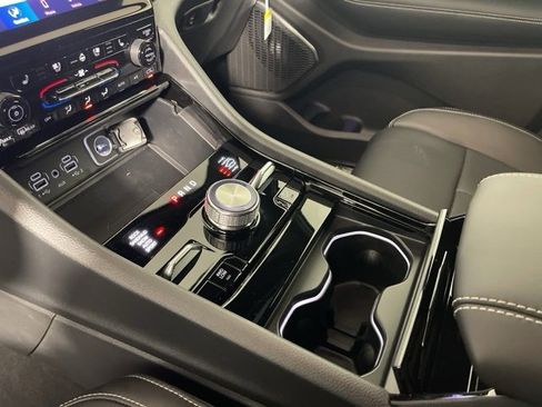 New 2025 Jeep Grand Cherokee Overland w/ Adv Protech Group III image 15