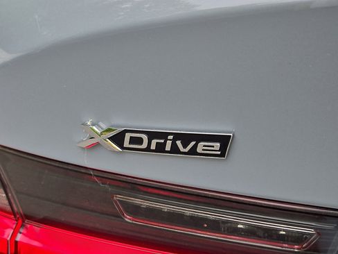 Used 2023 BMW 330i xDrive Sedan w/ M Sport Package AWD/4WD image 32