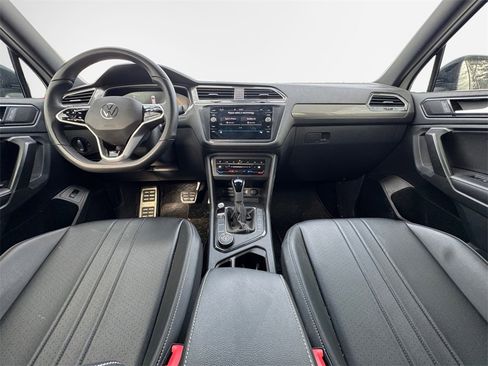 Used 2024 Volkswagen Tiguan SE R-Line image 27