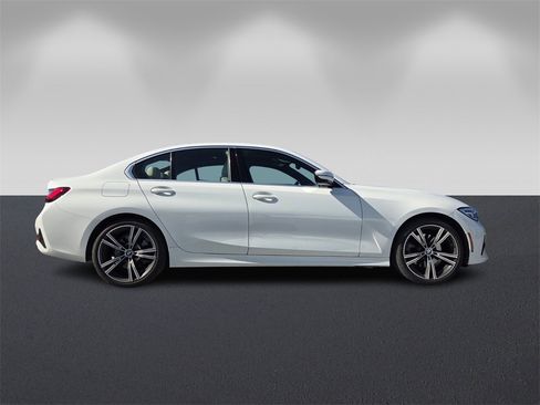 Certified 2022 BMW 330i Sedan w/ Driving Assistance Package image 3