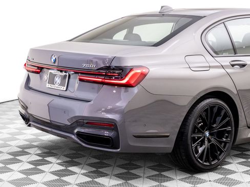 Certified 2022 BMW 750i xDrive w/ Executive Package image 37