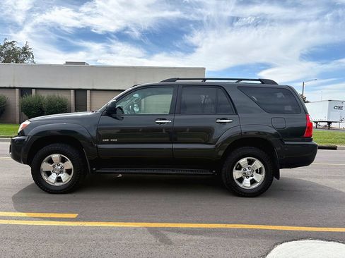 Used 2008 Toyota 4Runner SR5 w/ SR5 Extra Value Pkg 1 AWD/4WD image 2
