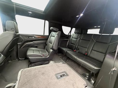 Used 2023 Cadillac Escalade ESV Premium Luxury AWD/4WD image 16