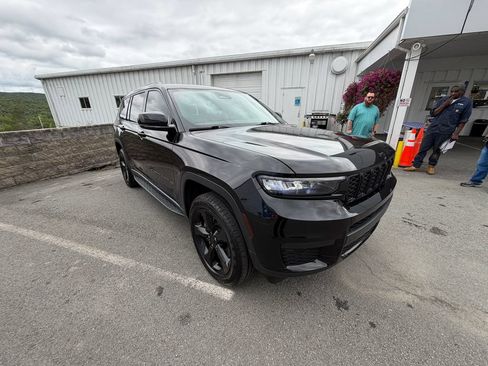 Used 2023 Jeep Grand Cherokee L Laredo AWD/4WD image 7