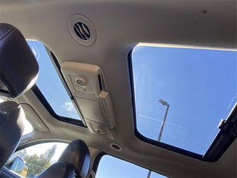 Used 2016 Chevrolet Traverse LTZ image 15