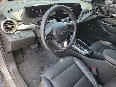 Used 2024 Chevrolet Trax ACTIV w/ Driver Confidence Package FWD image 9