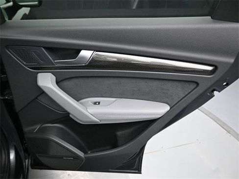 Used 2024 Audi SQ5 Premium Plus image 34